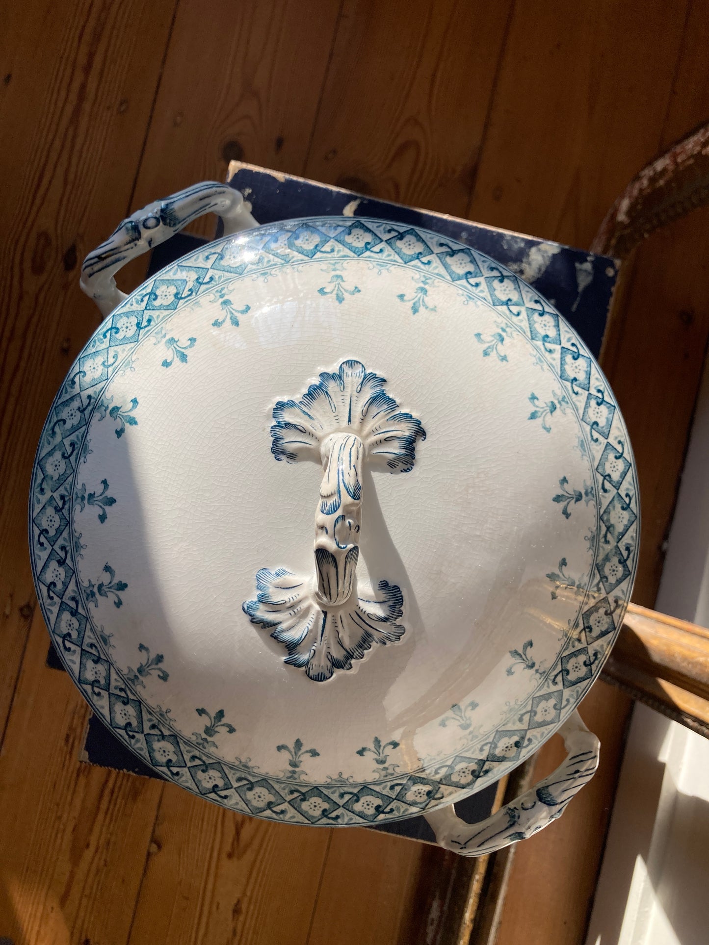 Andrée - Soup tureen