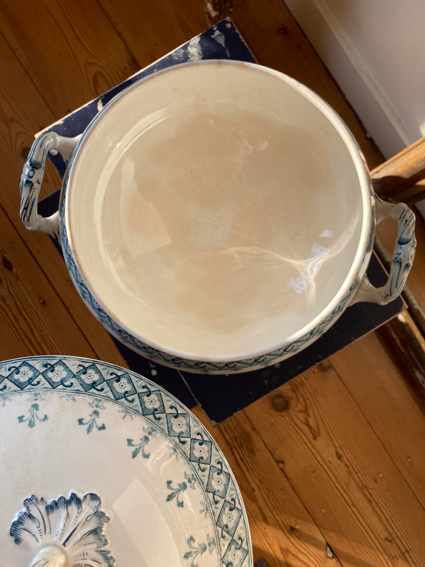 Andrée - Soup tureen