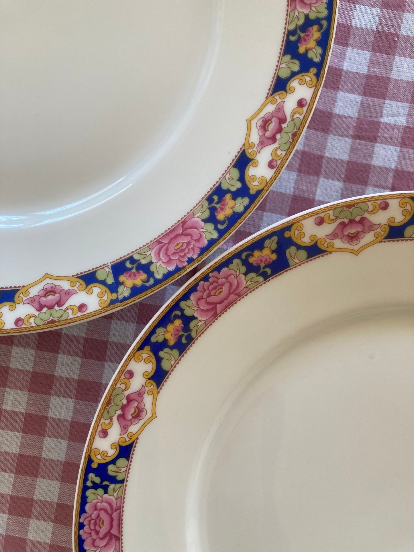 Fleurs de Lotus - Assiette sur Piédouche