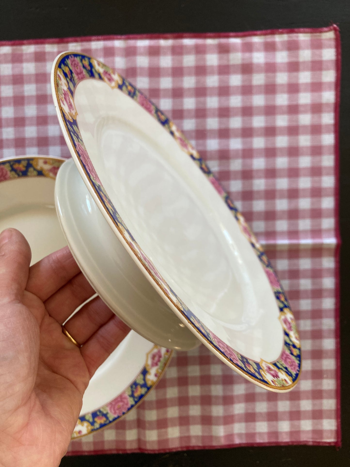 Fleurs de Lotus - Assiette sur Piédouche