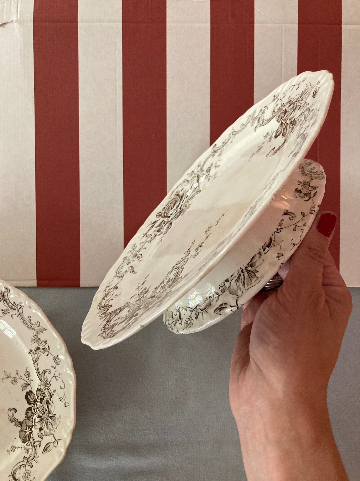 Wentworth - Assiette sur Piédouche