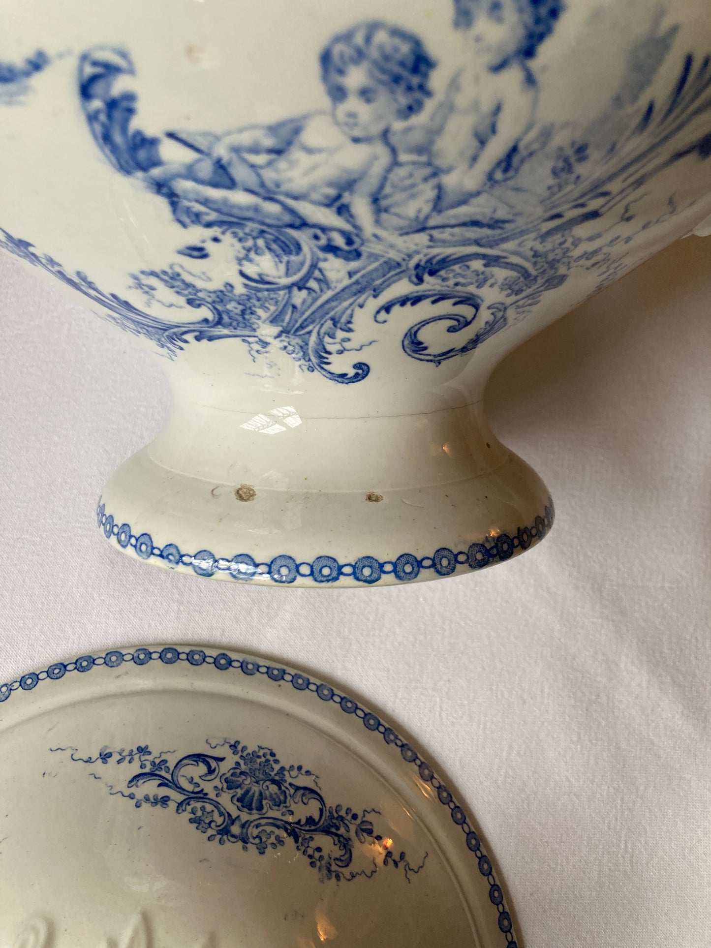Trianon - Soup tureen