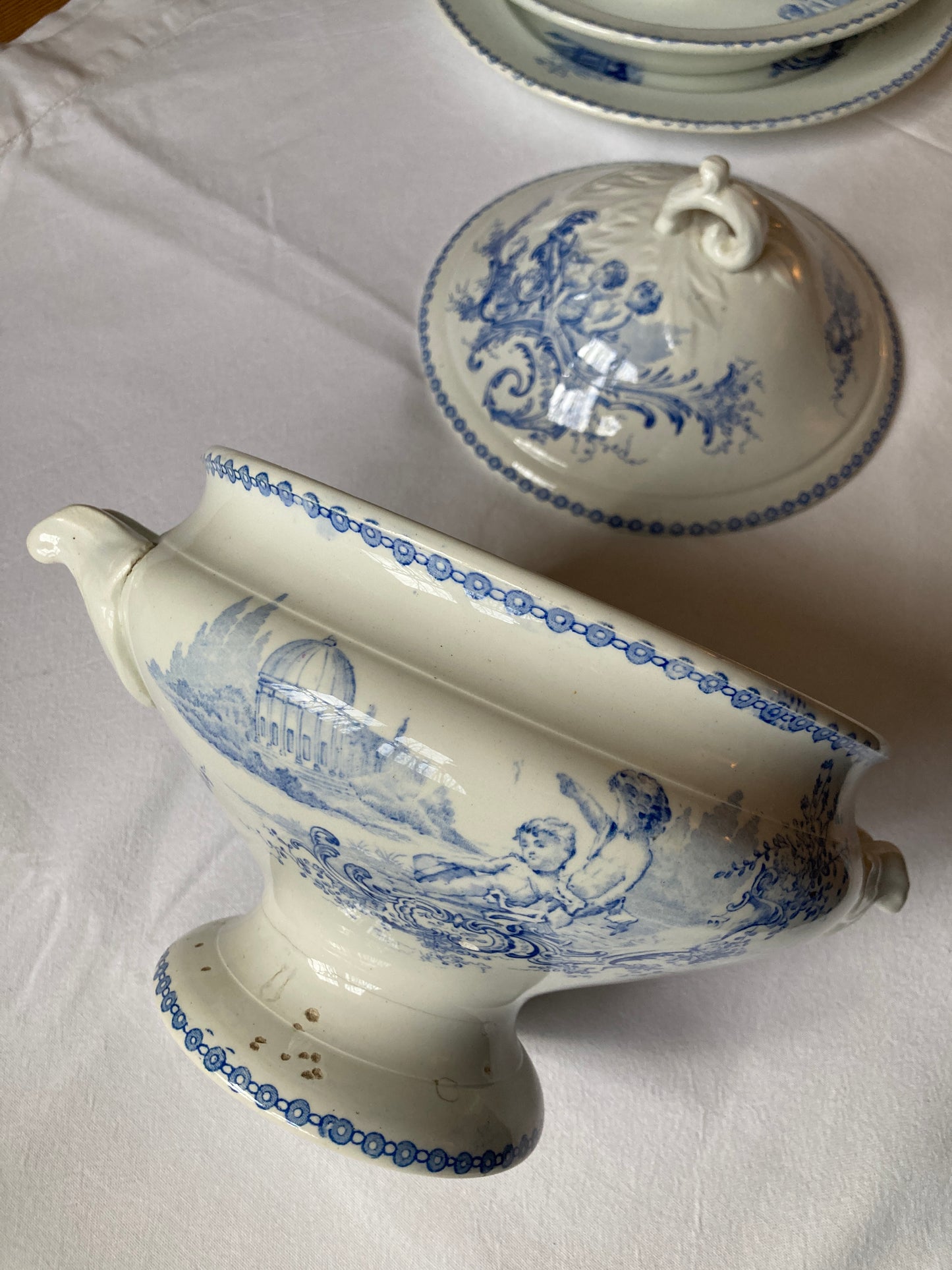 Trianon - Soup tureen