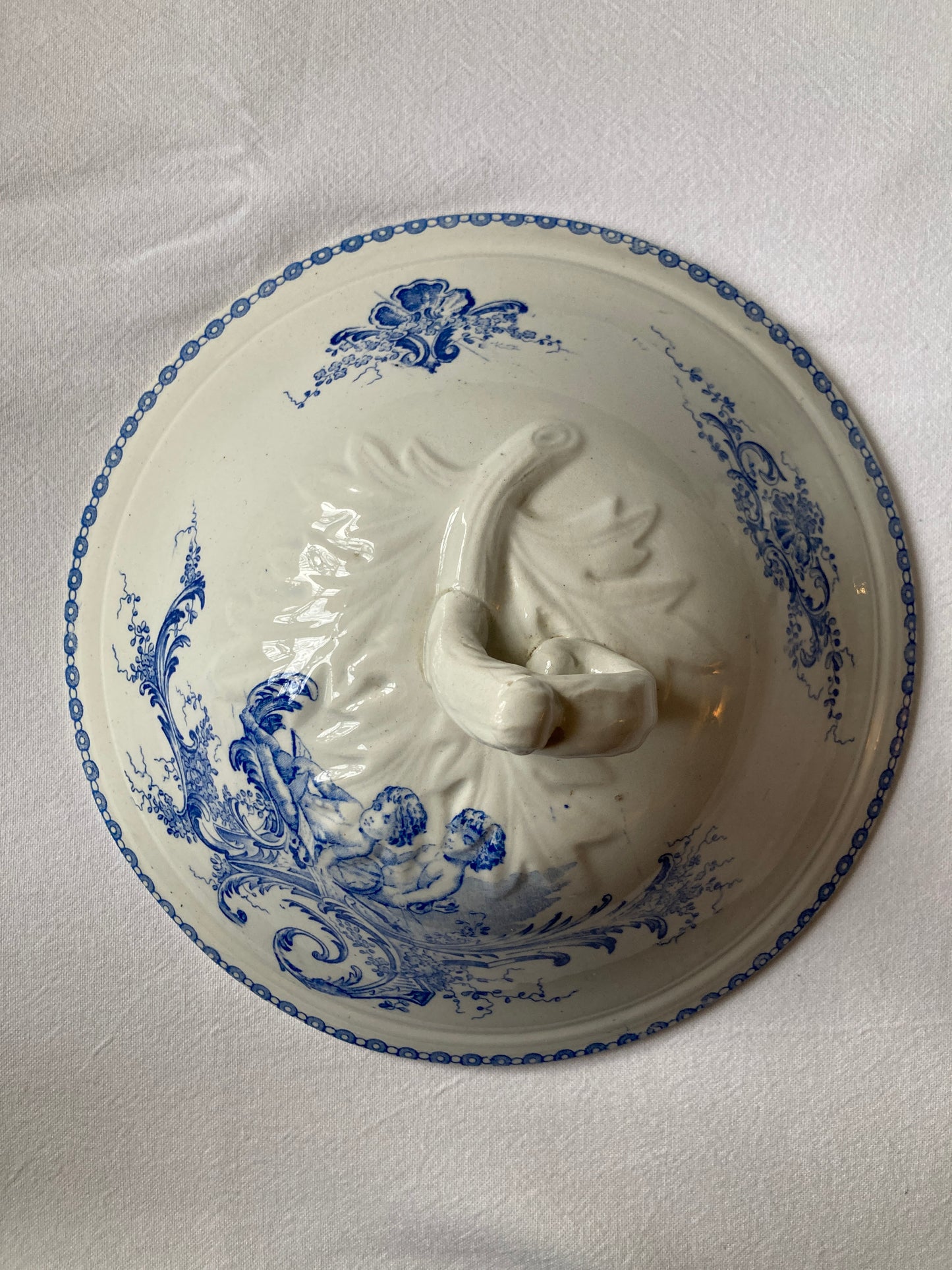 Trianon - Soup tureen