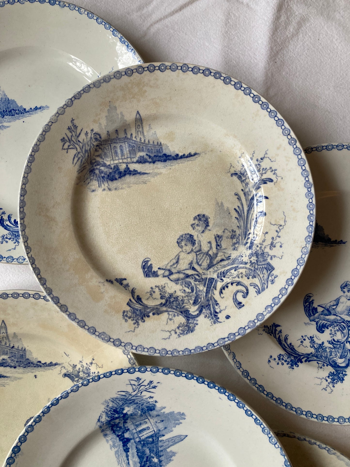 Trianon - 6 Assiettes Plates Patinées