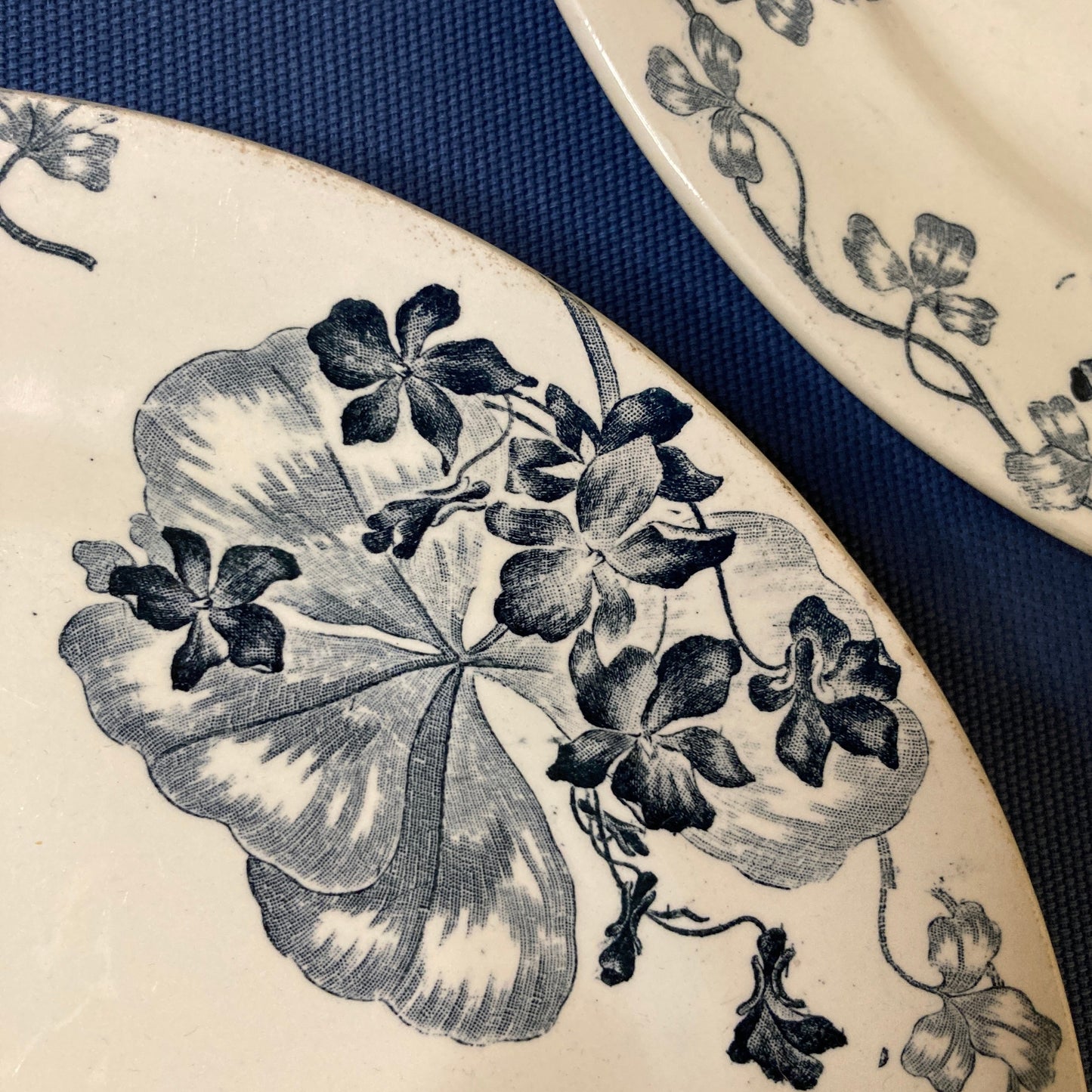 Les Violettes Plat ⌀28cm
