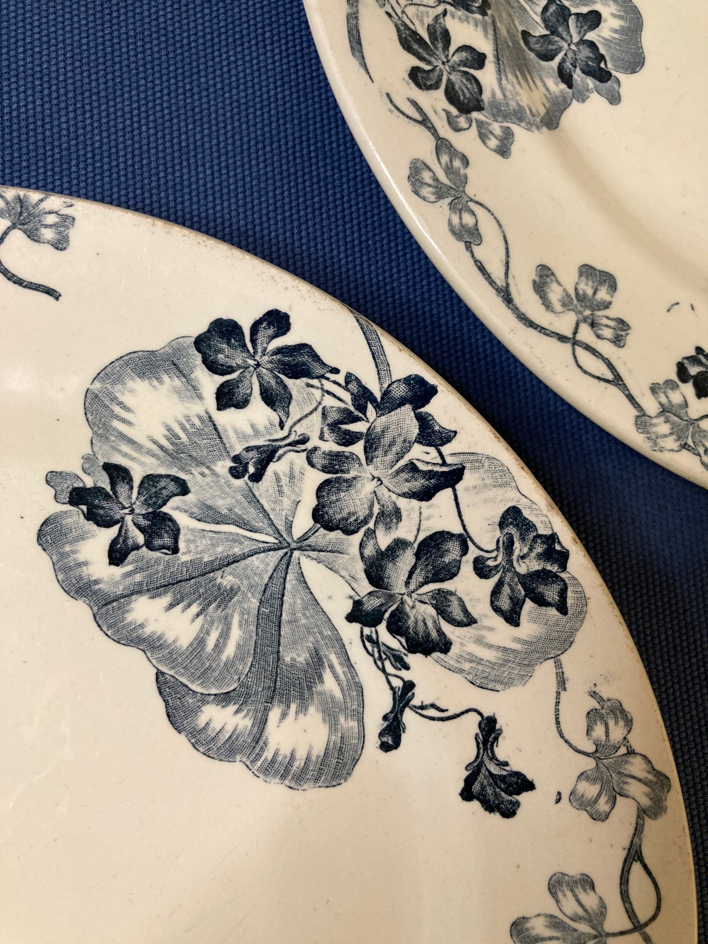 Les Violettes Plat ⌀26cm